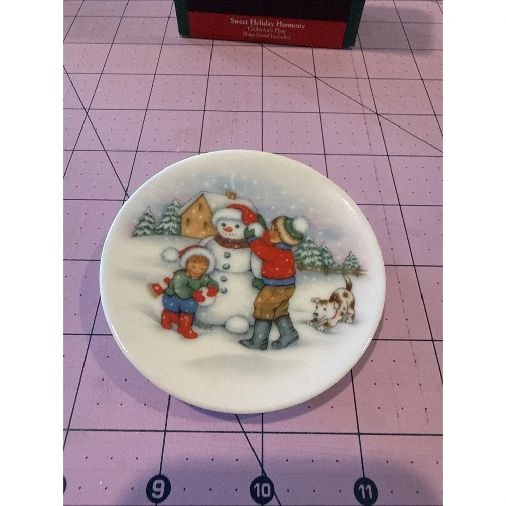 Hallmark Keepsake Christmas Ornament Sweet Holiday‎ Harmony Plate 1992